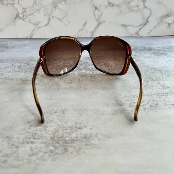 Gucci Sunglasses - Picture 4 of 8